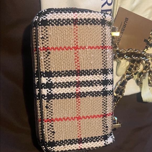 Burberry Tan and Black Crossbody Bag with Gold Chain - Picture 4 of 6